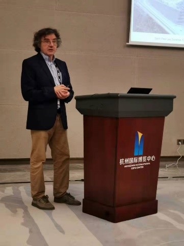 Pedrini Giancarlo做特邀報告.jpg